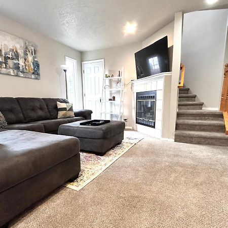 The Getaway Se Boise Condo Across The Street From Greenbelt, Bown Crossing And Boise River 3Bd 3Bath, 4 Beds! Lovely, Homey, Dining Table Seats 6 Luaran gambar