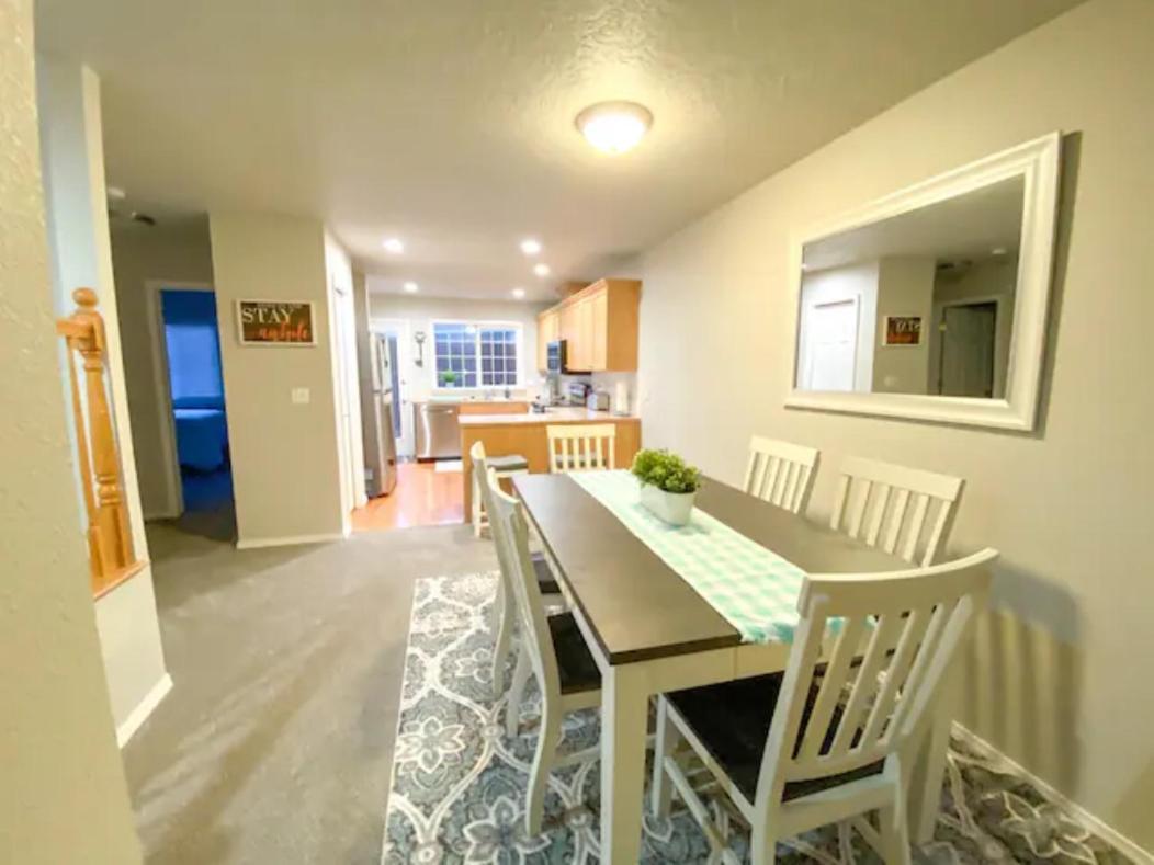 The Getaway Se Boise Condo Across The Street From Greenbelt, Bown Crossing And Boise River 3Bd 3Bath, 4 Beds! Lovely, Homey, Dining Table Seats 6 Luaran gambar