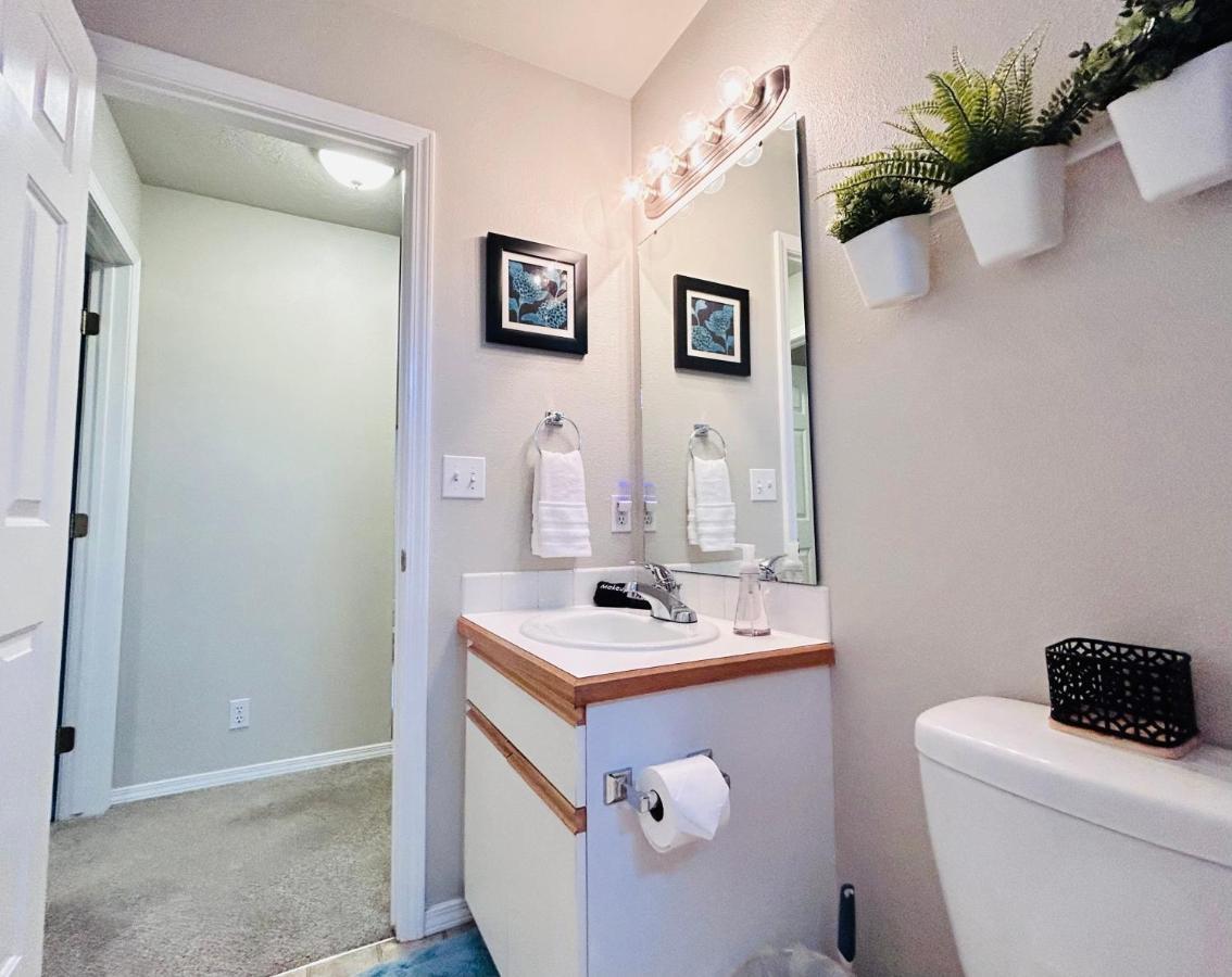 The Getaway Se Boise Condo Across The Street From Greenbelt, Bown Crossing And Boise River 3Bd 3Bath, 4 Beds! Lovely, Homey, Dining Table Seats 6 Luaran gambar