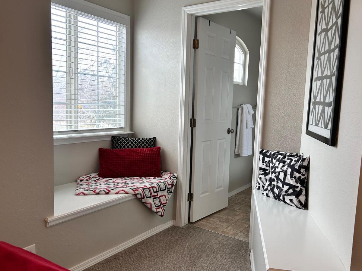 The Getaway Se Boise Condo Across The Street From Greenbelt, Bown Crossing And Boise River 3Bd 3Bath, 4 Beds! Lovely, Homey, Dining Table Seats 6 Luaran gambar