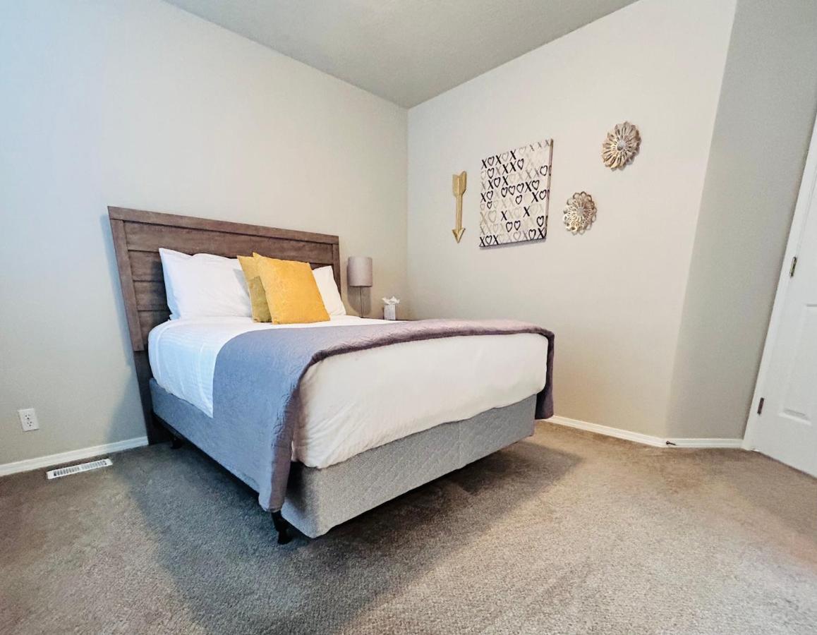 The Getaway Se Boise Condo Across The Street From Greenbelt, Bown Crossing And Boise River 3Bd 3Bath, 4 Beds! Lovely, Homey, Dining Table Seats 6 Luaran gambar