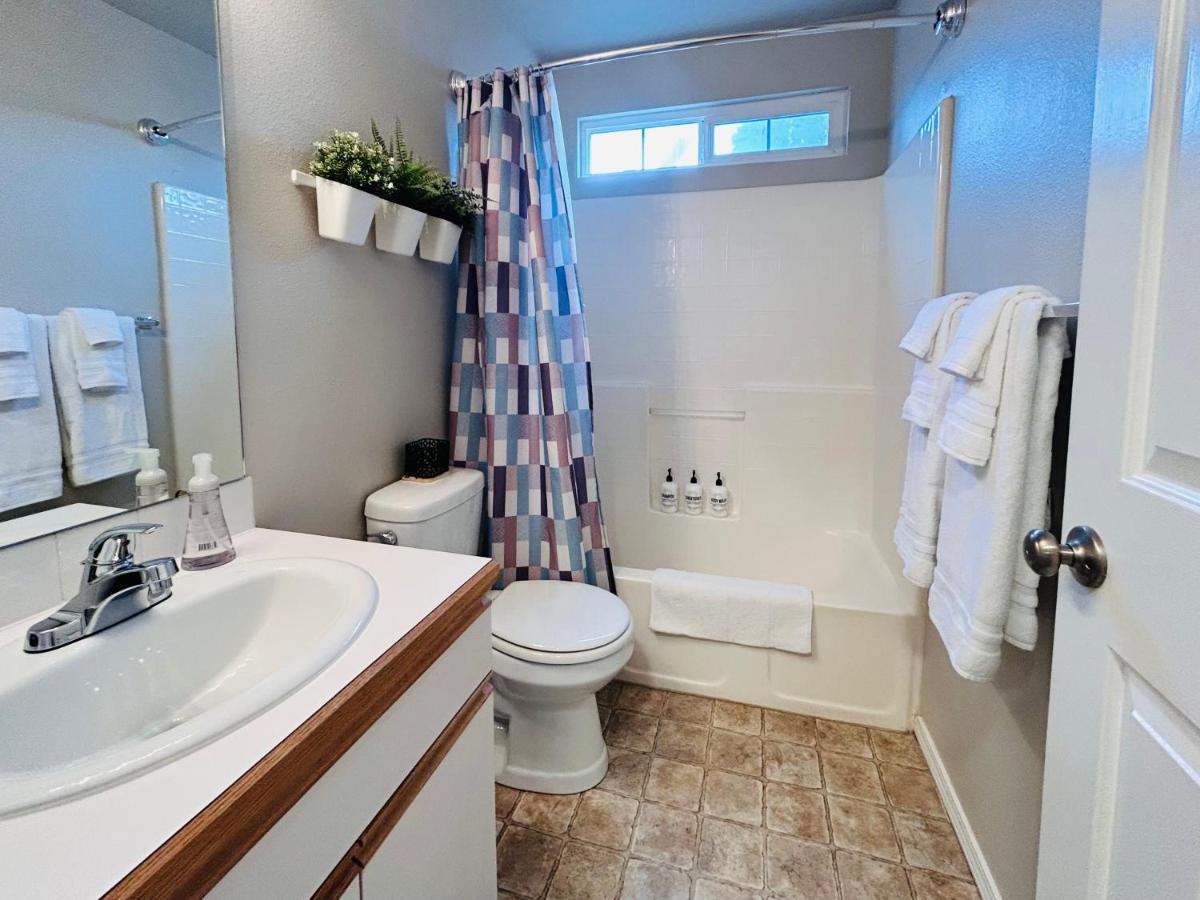 The Getaway Se Boise Condo Across The Street From Greenbelt, Bown Crossing And Boise River 3Bd 3Bath, 4 Beds! Lovely, Homey, Dining Table Seats 6 Luaran gambar
