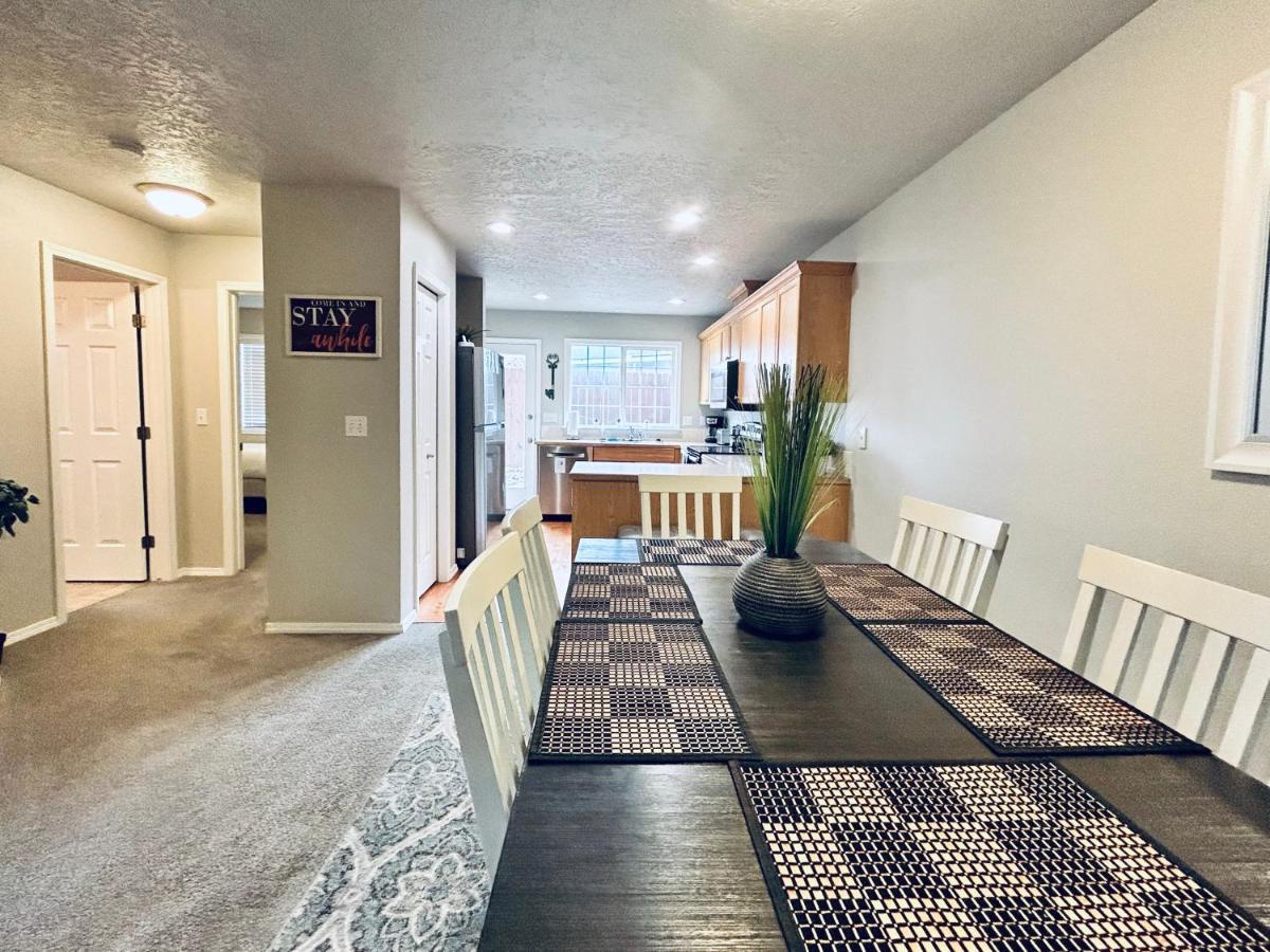 The Getaway Se Boise Condo Across The Street From Greenbelt, Bown Crossing And Boise River 3Bd 3Bath, 4 Beds! Lovely, Homey, Dining Table Seats 6 Luaran gambar