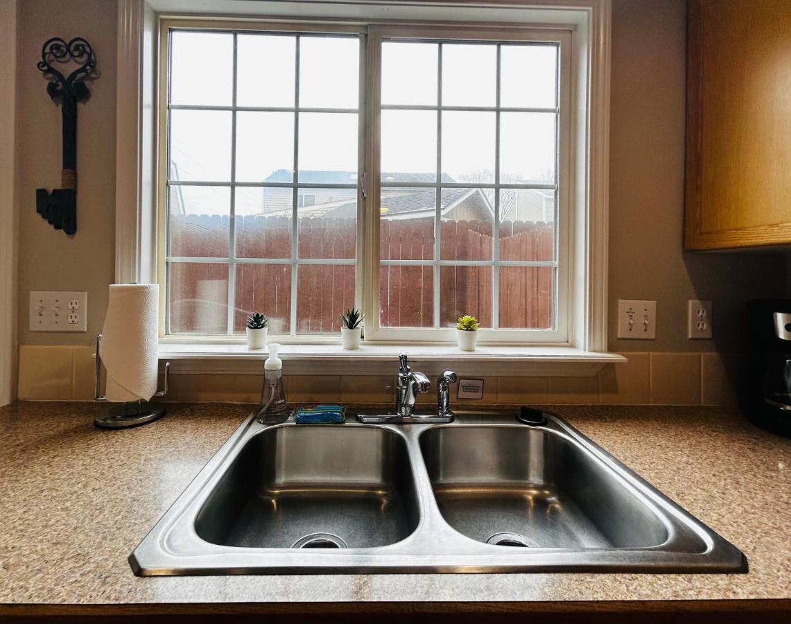 The Getaway Se Boise Condo Across The Street From Greenbelt, Bown Crossing And Boise River 3Bd 3Bath, 4 Beds! Lovely, Homey, Dining Table Seats 6 Luaran gambar